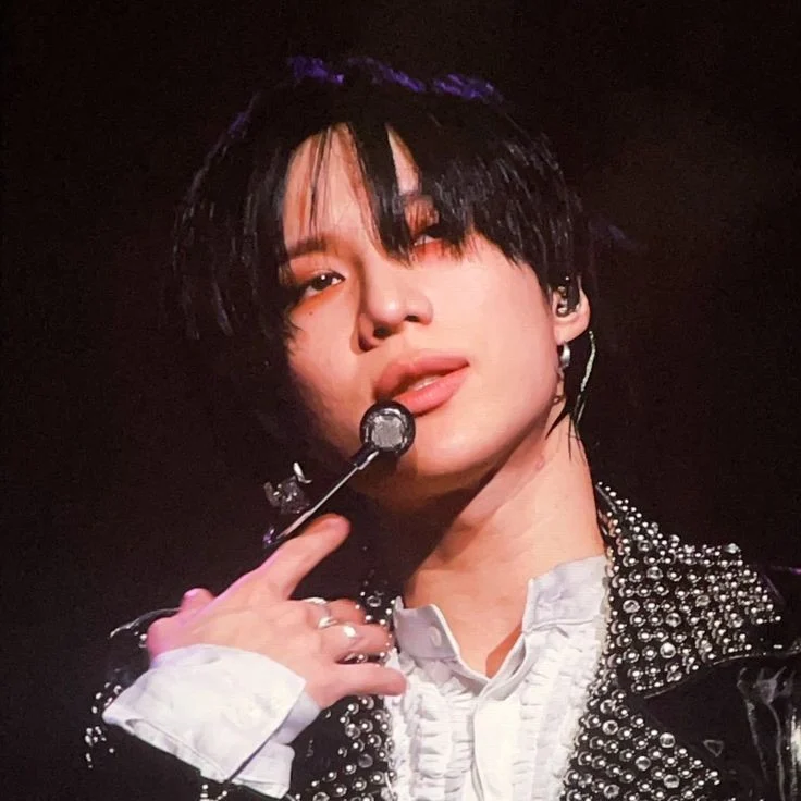TAEMIN (V2)