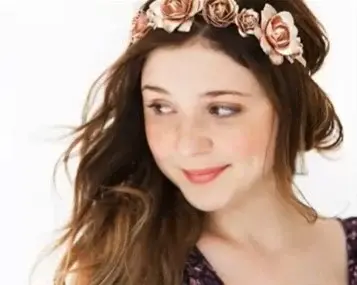 Cozi Zuehlsdorff (singing)