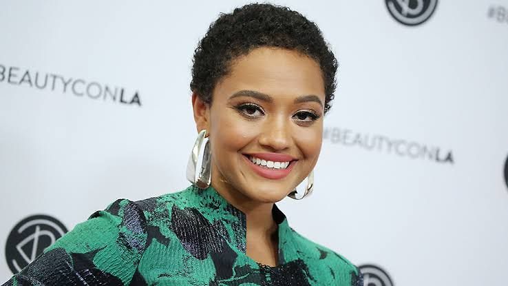 Kiersey Clemons - Peace On Earth [Disney Lady And The Tramp 2019 era]
