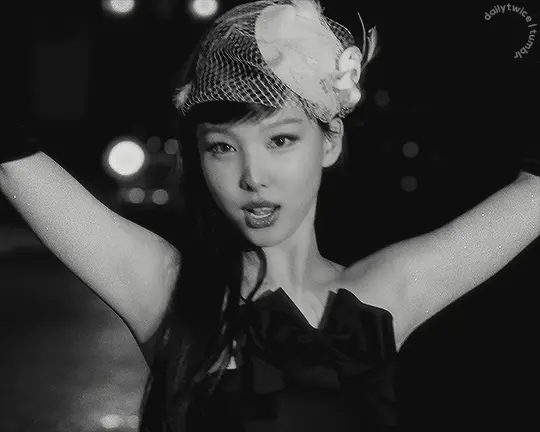 NAYEON OF TWICE ALL ROUND VER