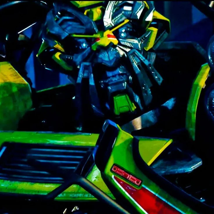 Ratchet-Jesús Cortés Jáquez-Transformers 2007-ROTF-AOTE-movies Live action-Bayverse-Pelicula-Peliculas en Vida real(Latin americ Spanish Dub-Español latino)