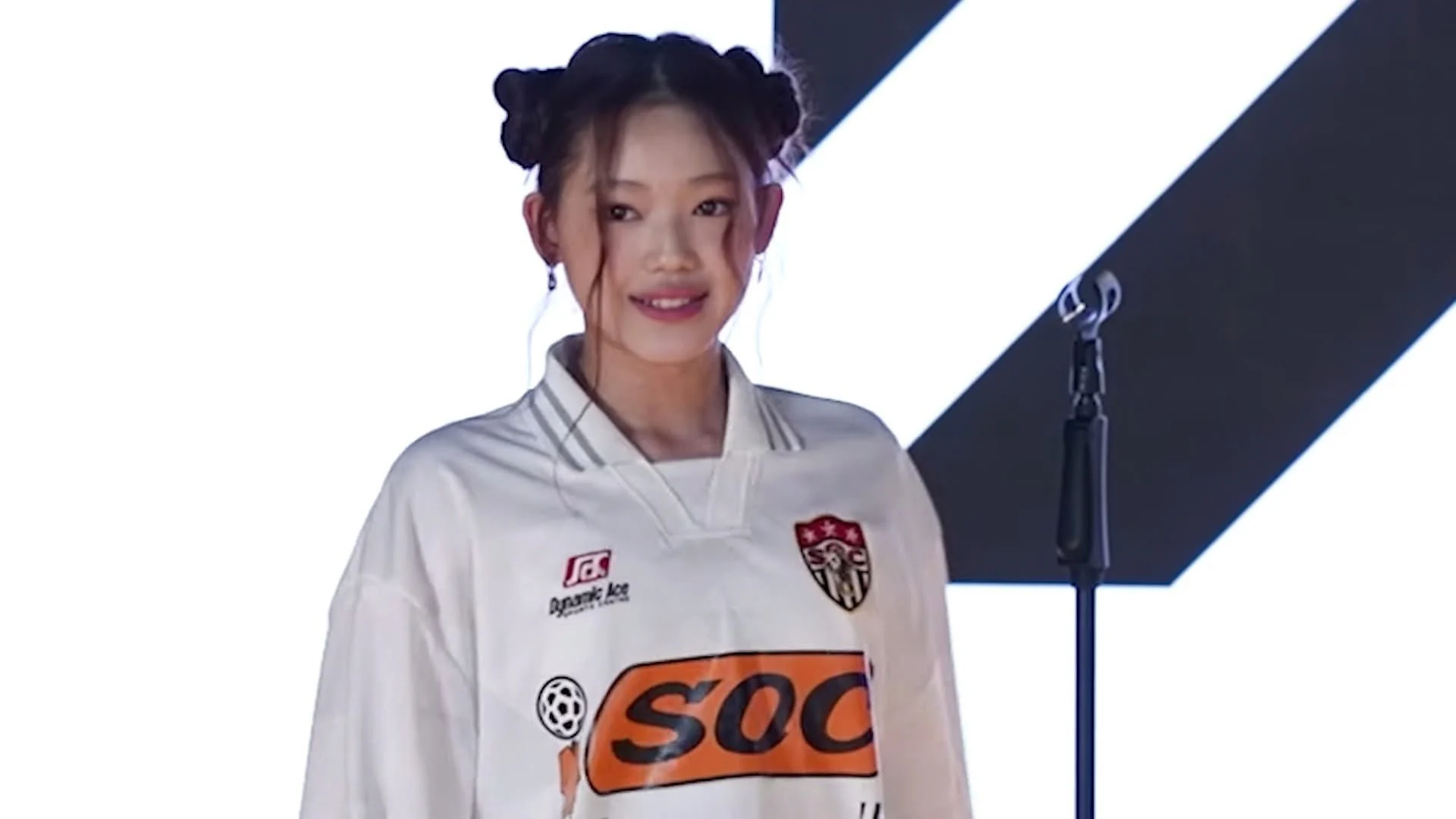YG Next Monster - Evelli 
