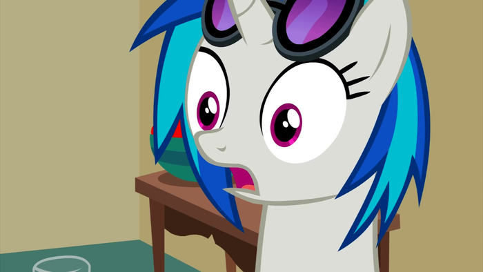 Vinyl Scratch (My Little Pony/Nowacking)