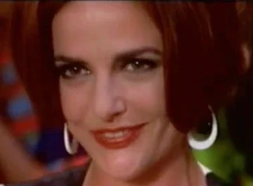 Robin Swallows (Austin Powers) (Gia Carides)