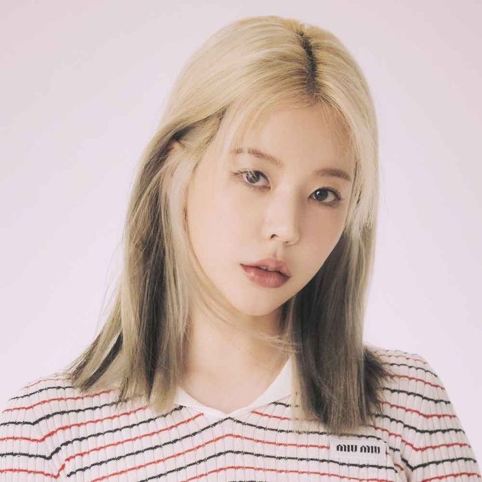 Sunny (SNSD)