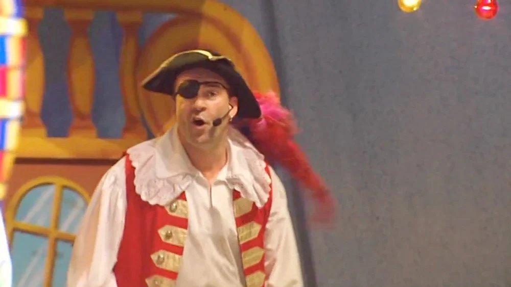 Captain Feathersword (Wiggledancing! Live in The U.S.A)