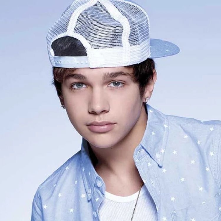 Austin Mahone (speaking)