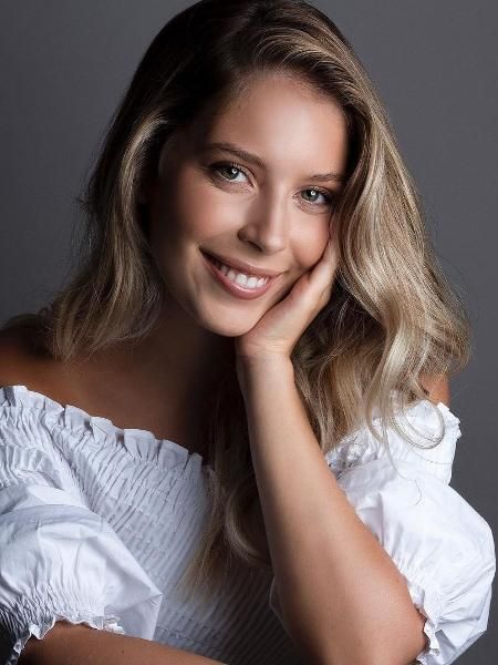 Sara Carreira (Female Portuguese Singer)