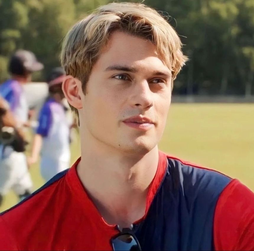 Nicholas Galitzine || Prince Henry
