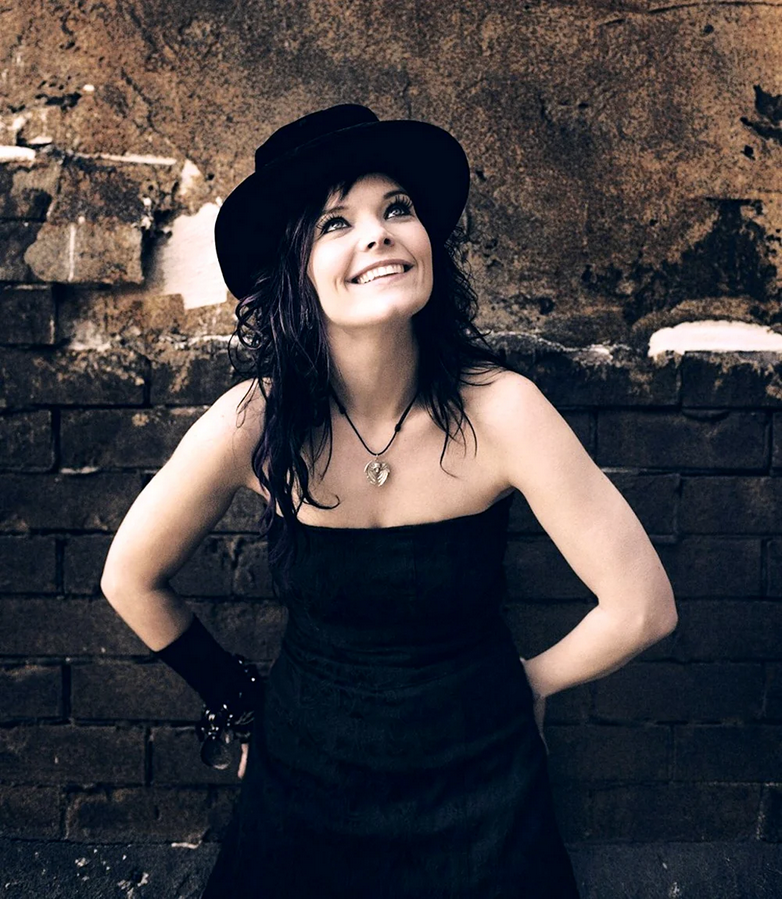Anett Olzon