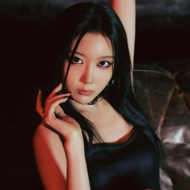 Yunseo (BADVILLAIN) - Evil