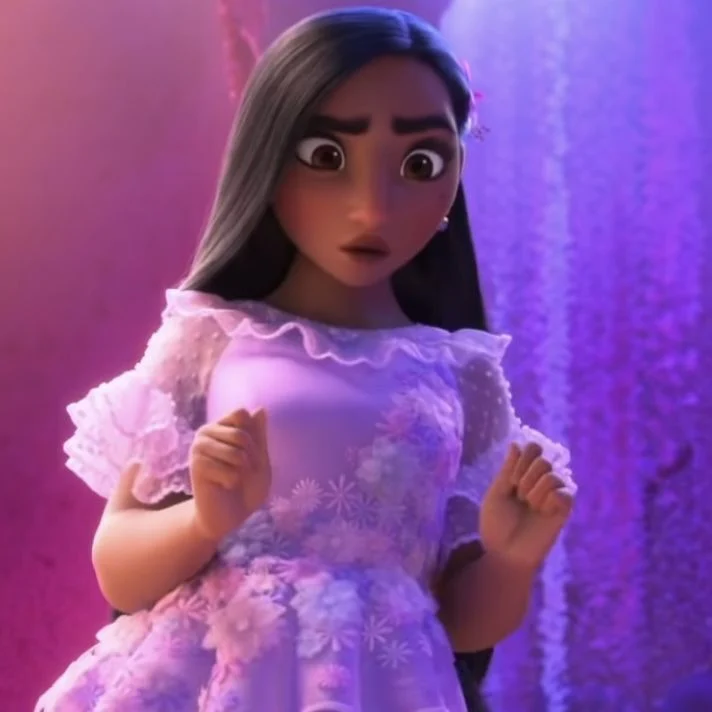 Isabella Madrigal - Español latino (Bye Yumiella)
