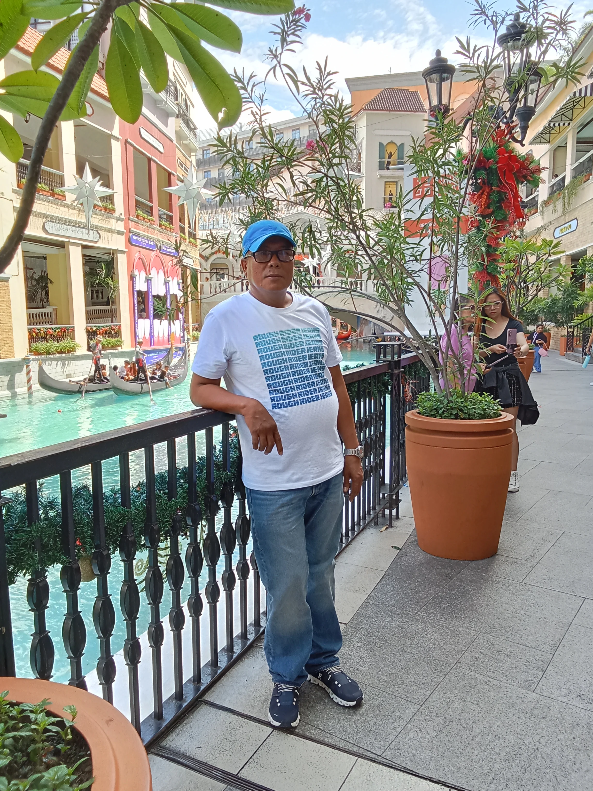 Vince canal mall