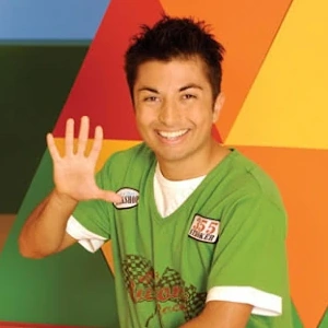 Shaun Taylor Corbett -  Spanish - Hi-5 USA 