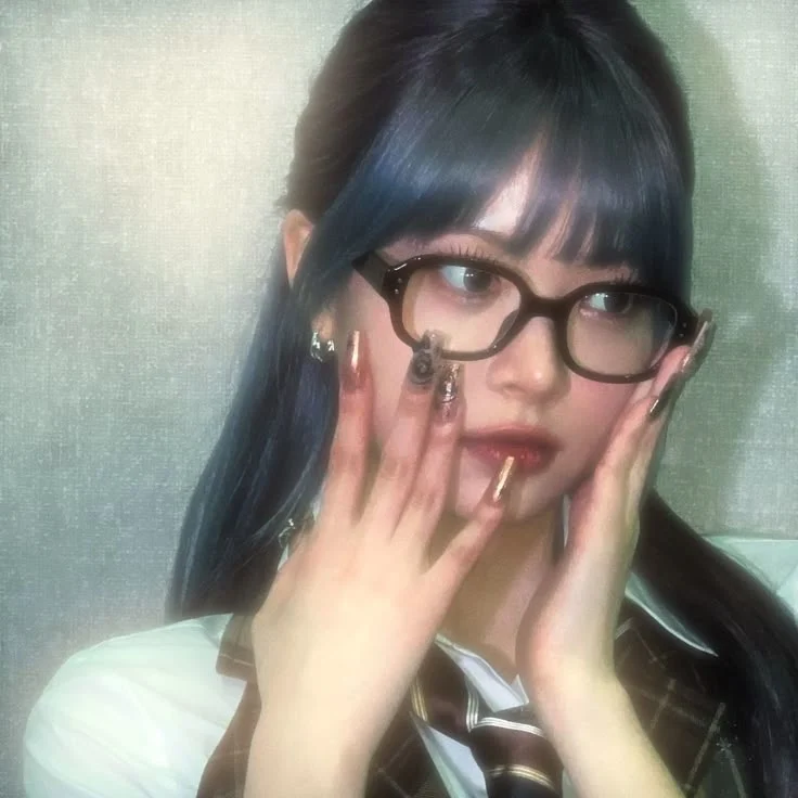 Eunchae from LESSERAFIM