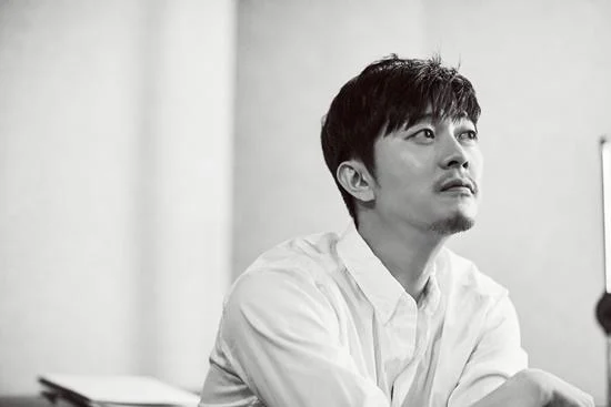 브라운 아이즈 윤건