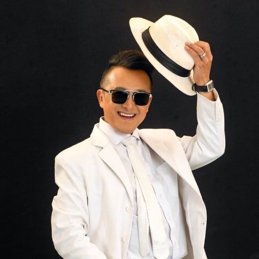 ติ๊ก ชีโร่ (Tik Shiro) [Thai Pop Singer]