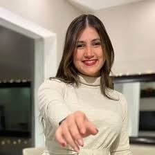لين الصعيدي (وهي كبيرة)
