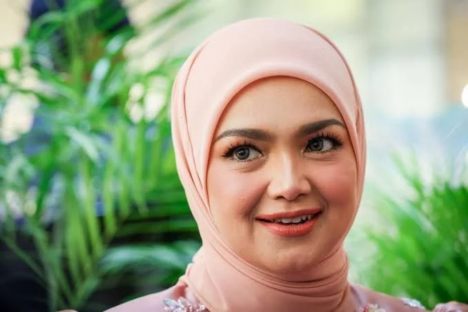 Siti Nurhaliza (Budi Bahasa Budaya Kita era)