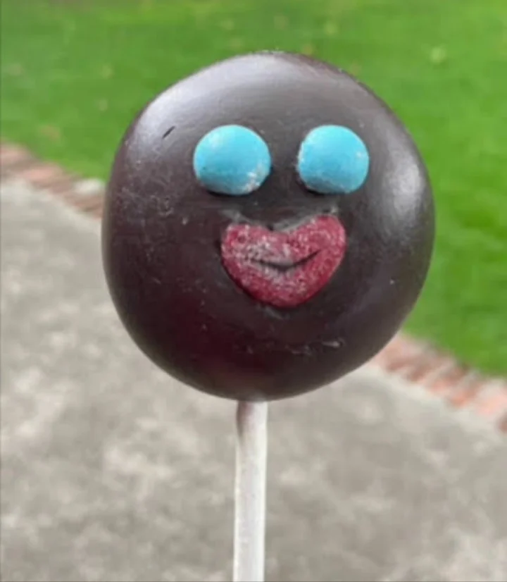 Paleta Payaso [Mariel Mayora] [Latin American Spanish Dub]