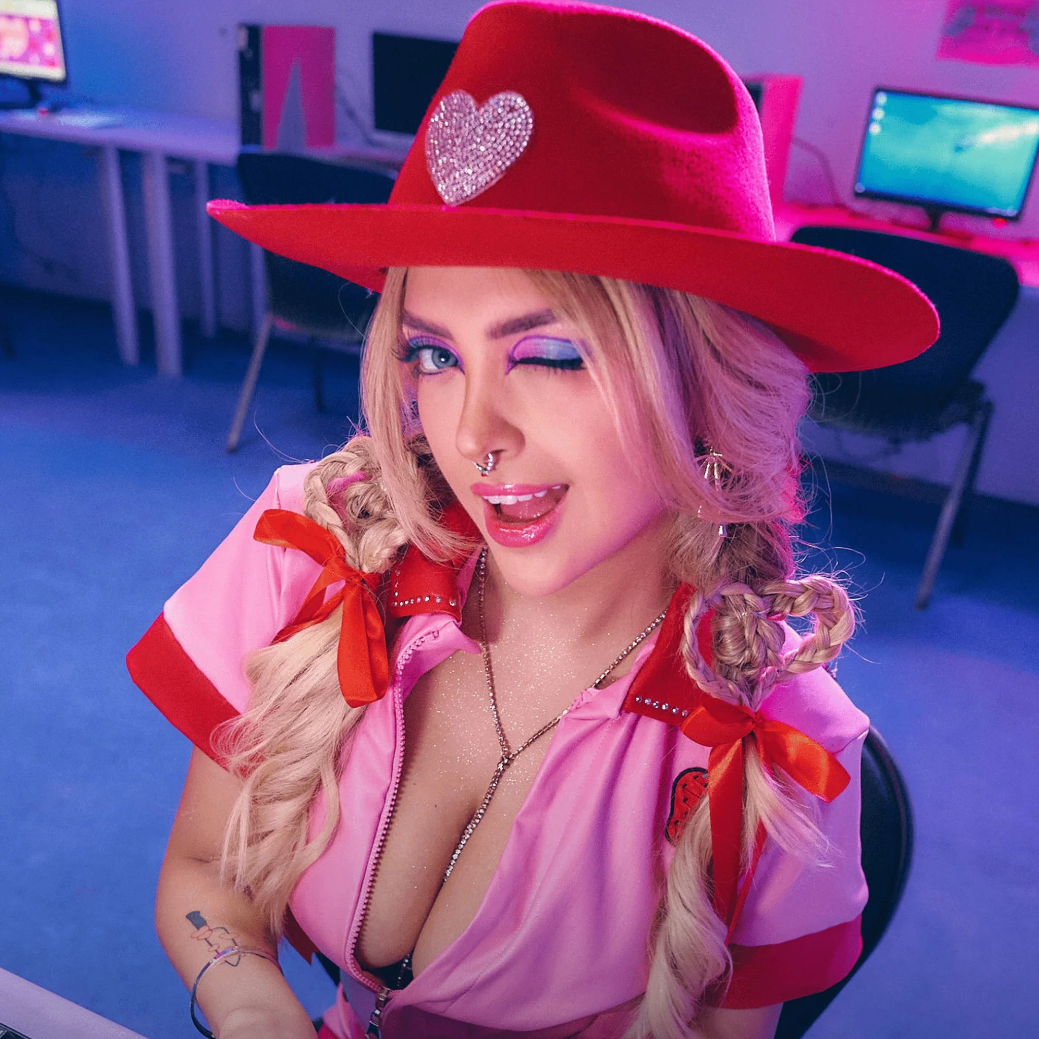 ARIA BELA | Ari gameplays AKA $3.99