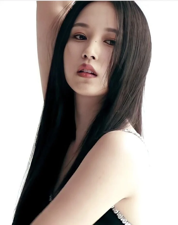 MYOI MINA