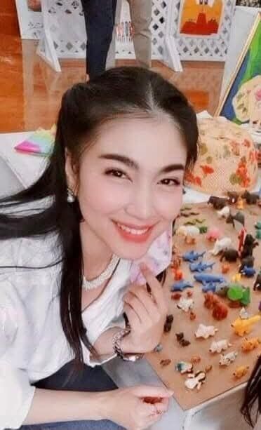 เล็ก รุ่งนภา (ตอนพูด) [Thai Looktung Singer & News Anchor]